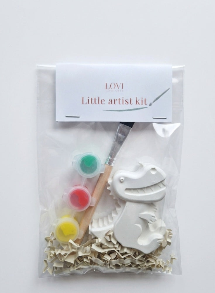 lovi studio artist kit met een gipsen Dino, verpotjes en penseel als creatief bedankje