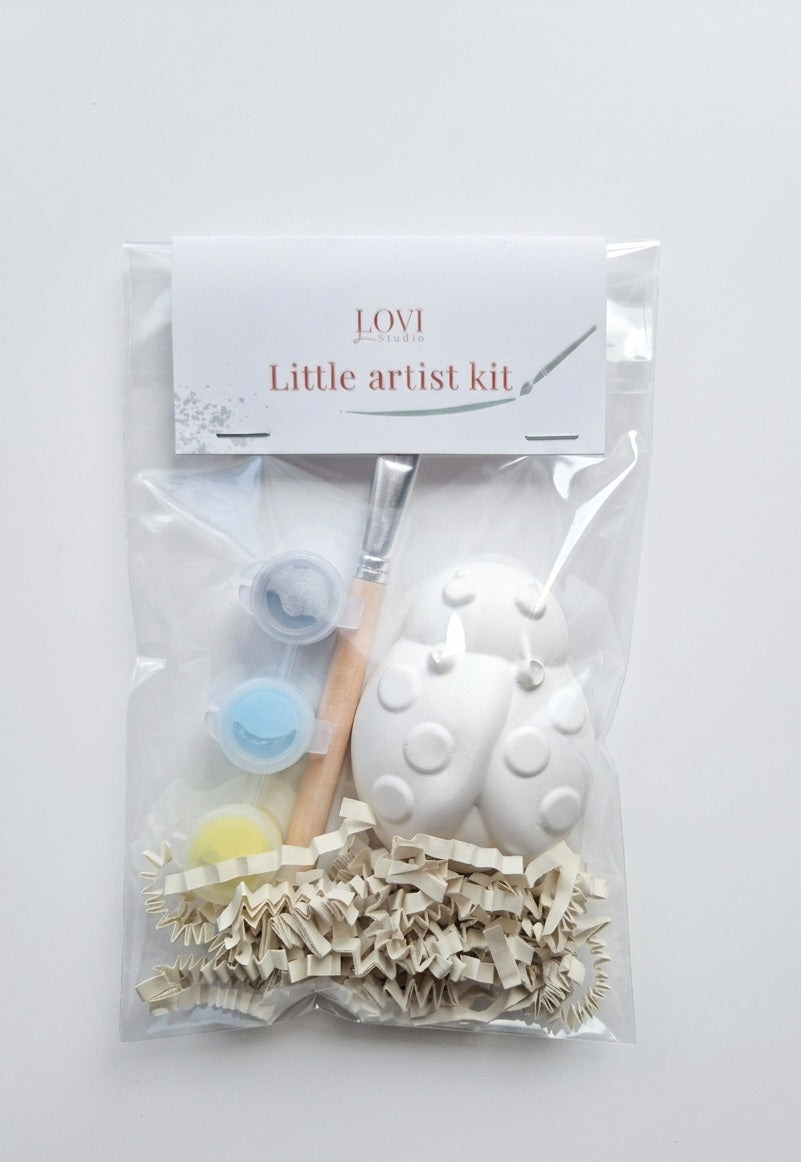 lovi studio artist kit met een gipsen lieveheerstbeestje, verpotjes en penseel als creatief bedankje