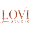 Het roségouden logo LOVI Studio met een hartje op de I