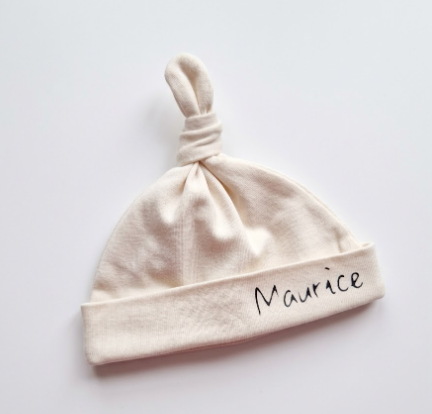 Gepersonaliseerd Babymutsje met Naam - Uniek Kraamcadeau