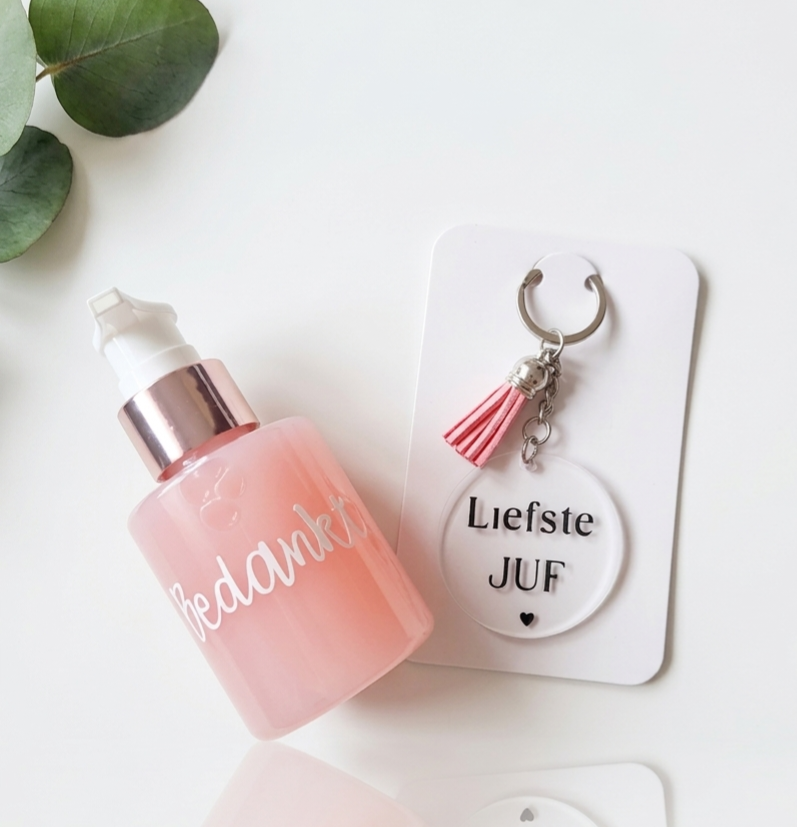 Bedankje Juf Cadeauset – Handzeep "Bedankt" & Sleutelhanger "Liefste Juf"